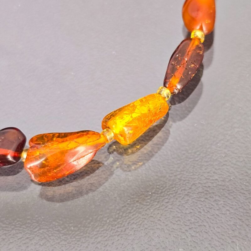 Amorf Acik Kahve Yetiskin Kehribar Kolye