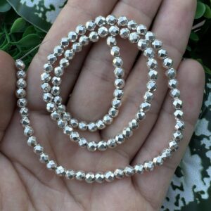 Fasetli Küre Parlak Gümüş Hematit Taşı 4 MM