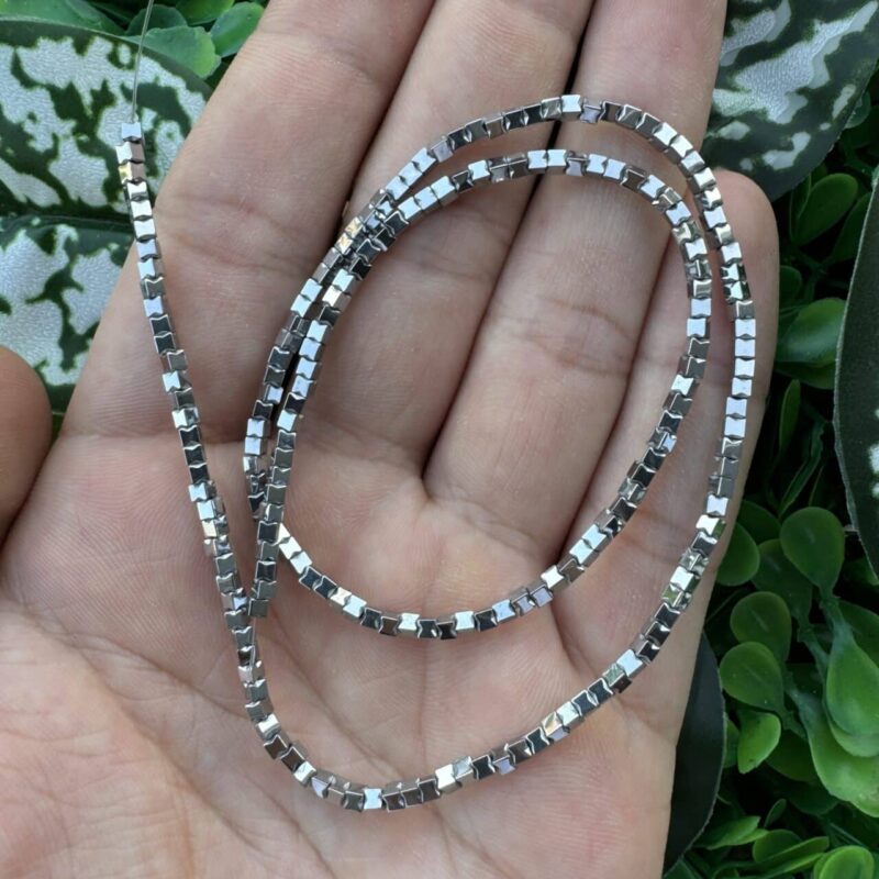 Kemik Küp Gümüş Hematit Taşı 2x2 MM Kemik Küp Gümüş Hematit Taşı 2x2 MM