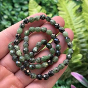 Faset Kesimli Arpa Anyolit Taşı 6x6 MM