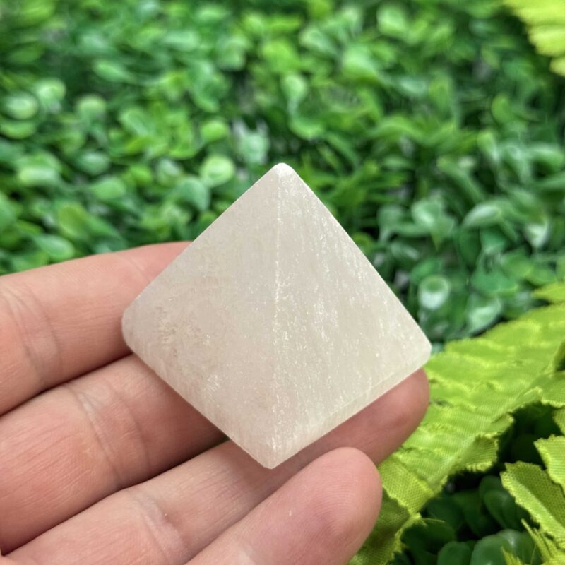 Piramit Selenit Tasi 4 Cm 2 Piramit Selenit Tasi 4 Cm 2