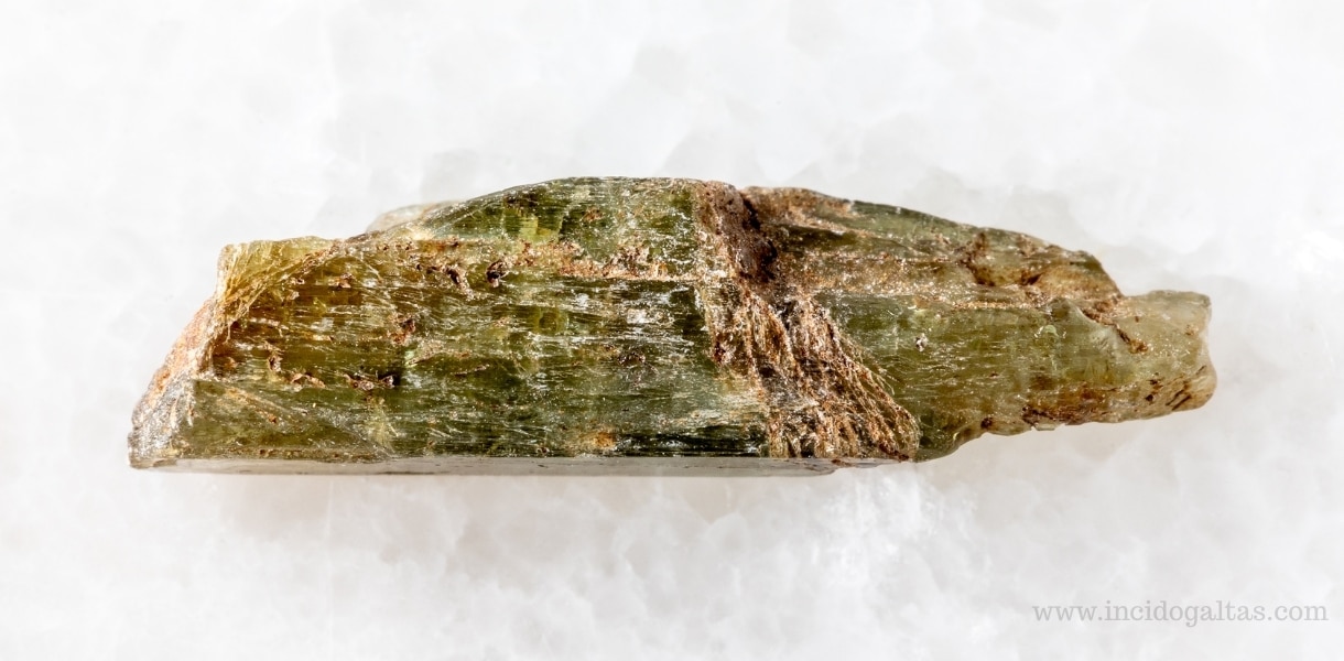 Epidot Tasi Nedir Ozellikleri Anlami Faydalari Ve Kullanimi