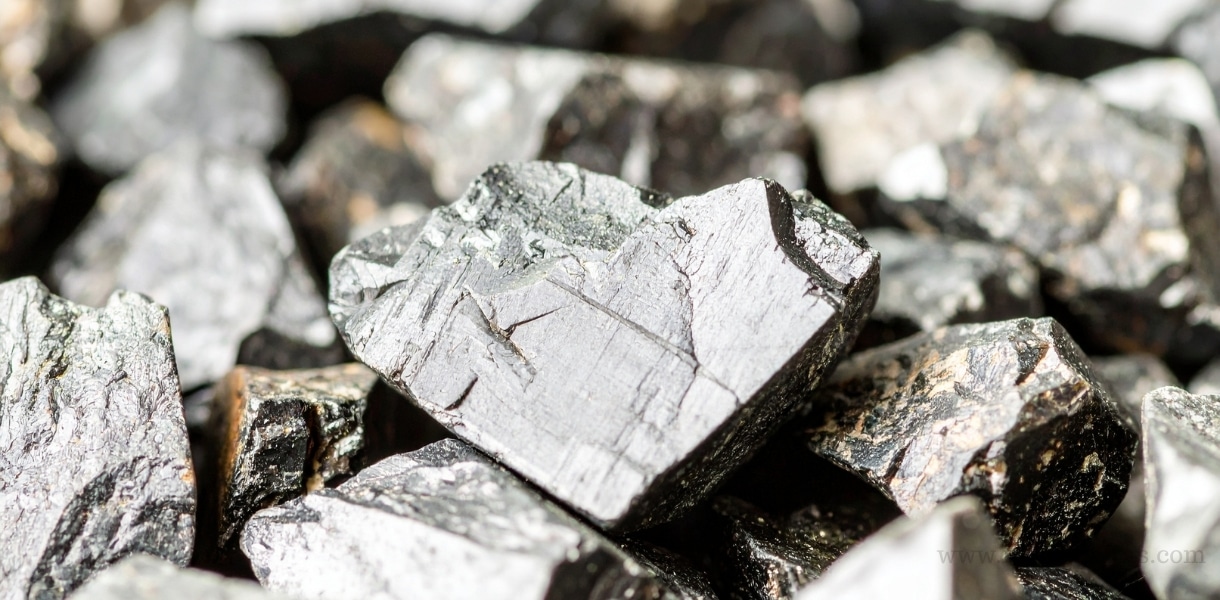 Hematit Tasi Nedir Ozellikleri Anlami Faydalari Ve Kullanimi